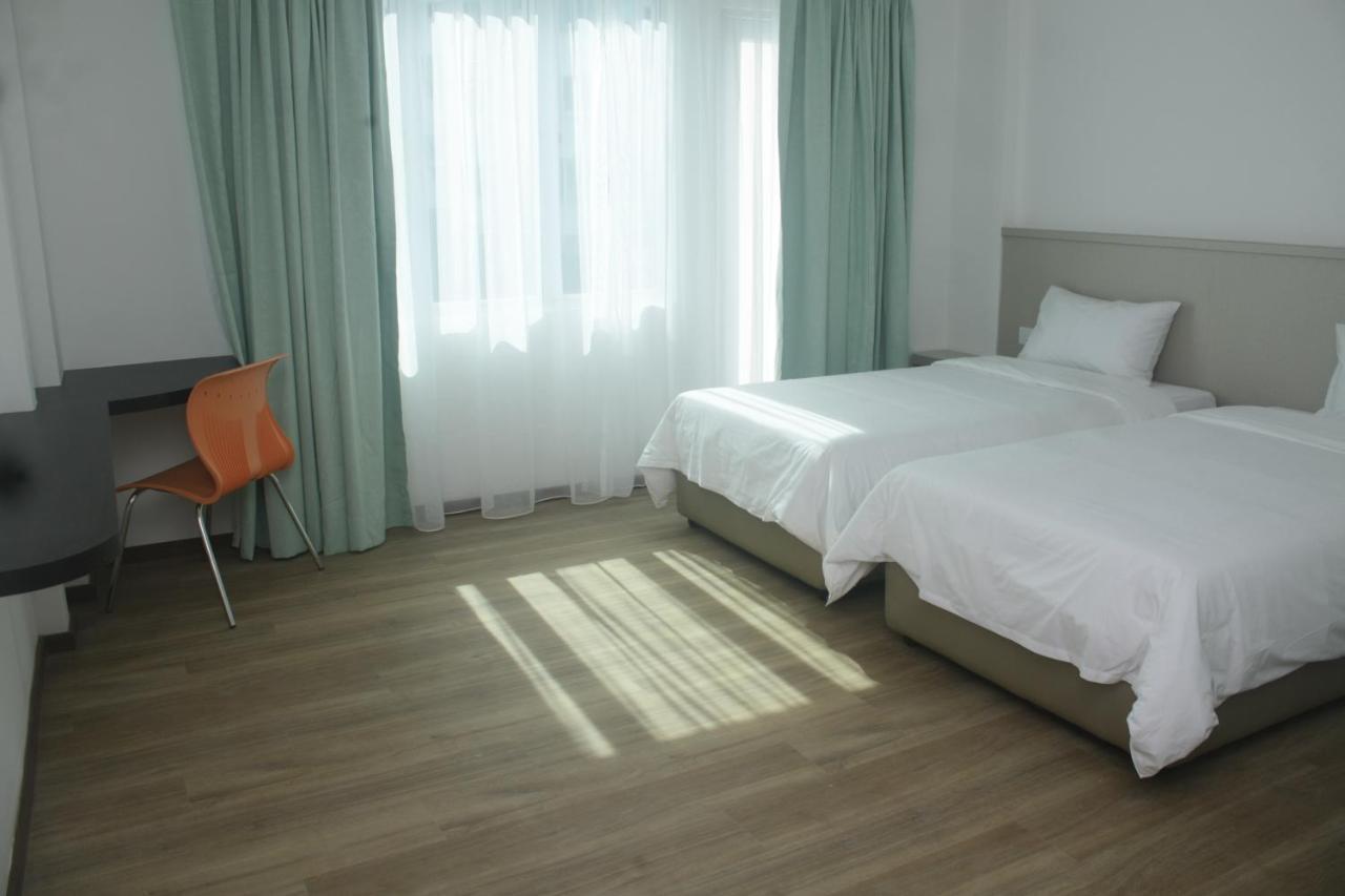 Citi Hotel Miri Buitenkant foto